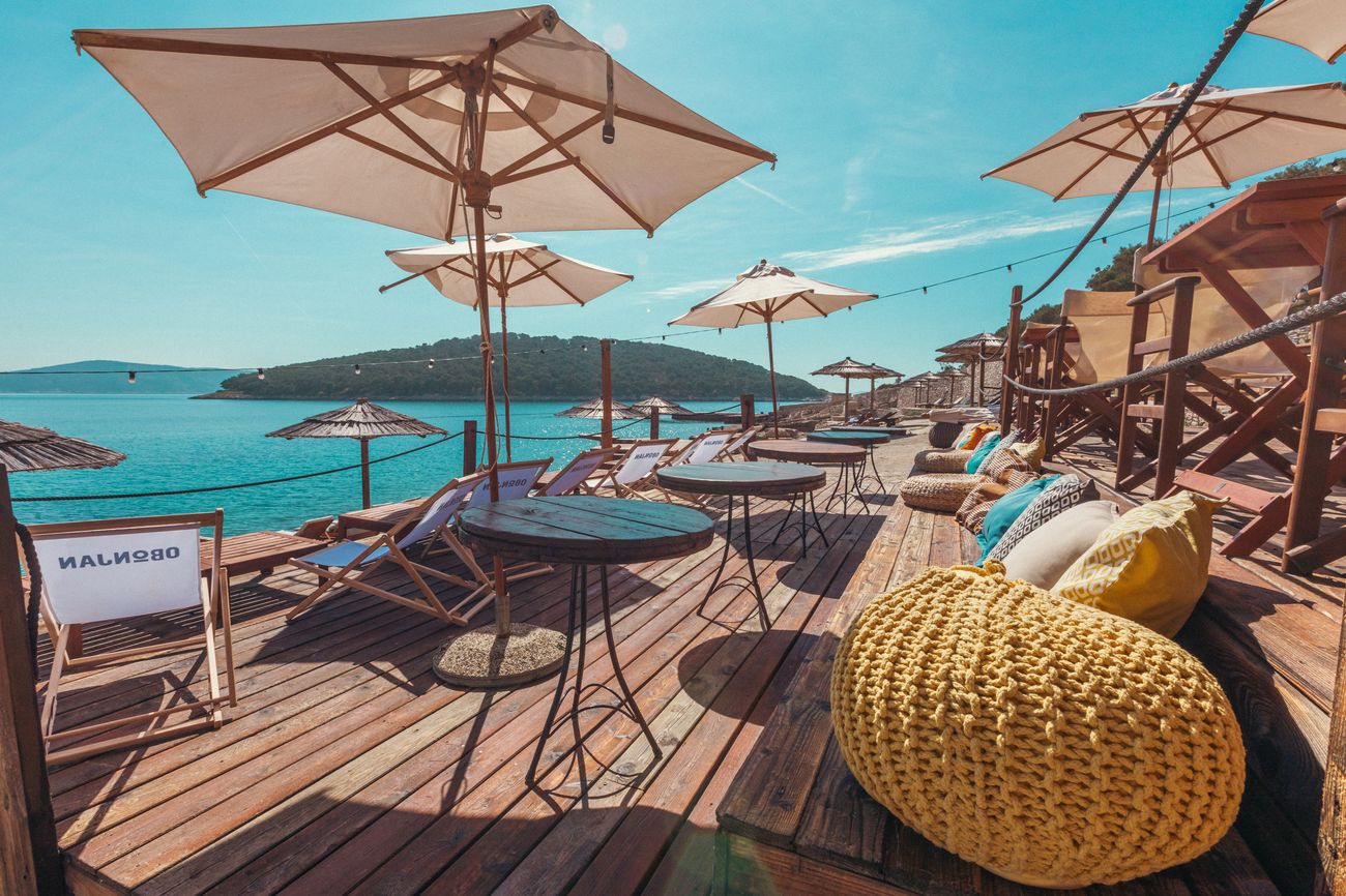 The sea-facing deck bar
